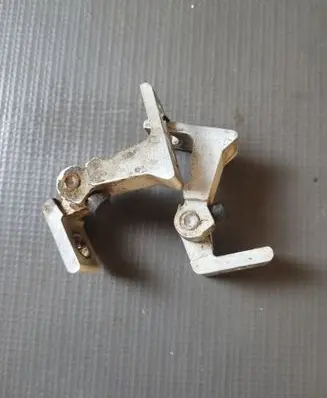 Volkswagen Touareg II Front door hinge set 8K0831402A