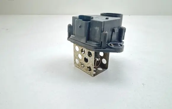 Citroen C4 I Coolant fan relay 9659799080 8241009