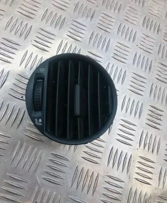 Volkswagen Caddy Dash center air vent grill