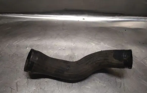 Volvo XC90 Intercooler hose/pipe 7757 30680217