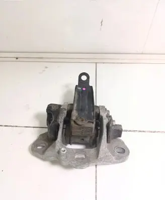 Mazda CX-3 Engine mounting bracket D10G39081