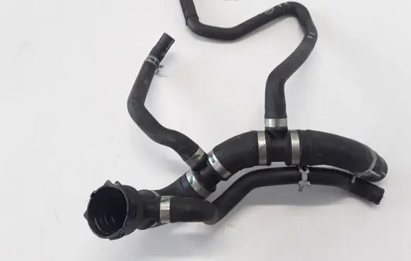 Volvo XC90 Engine coolant pipe/hose 31686003