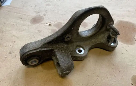 Volvo V40 Driveshaft support bearing bracket 31375593