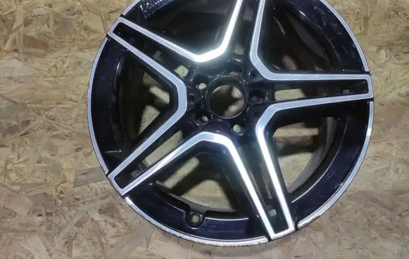 R18 alloy rim