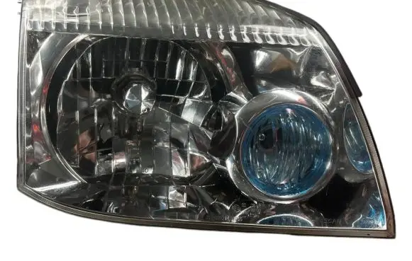 Nissan X-Trail T30 Headlight/headlamp e131470 ichikoh1755