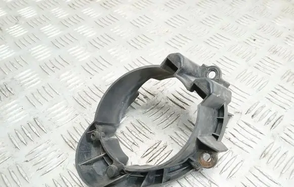 Toyota Avensis T270 Fog light bracket 