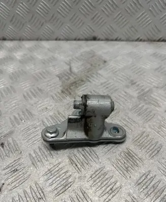 Mercedes-Benz ML W164 Front door lower hinge 