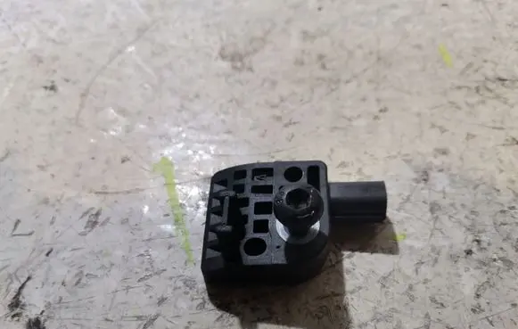 Tesla Model S Airbag deployment crash/impact sensor 100527400B