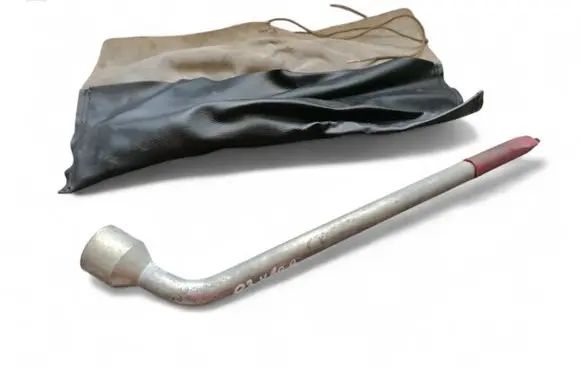 Volvo V70 Wheel nut wrench 9133668