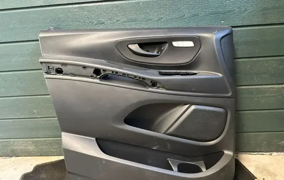Mercedes-Benz Vito Viano W447 Front door card panel trim