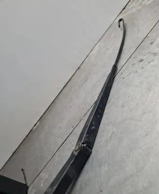 Opel Sintra Front wiper blade arm 90582557