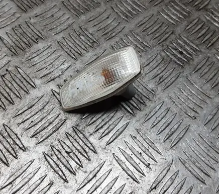 Hyundai Trajet Front fender indicator light 