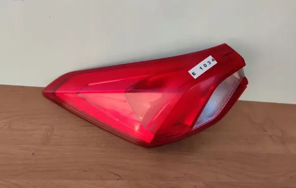 Ford Focus Rear/tail lights JX7B13405BC