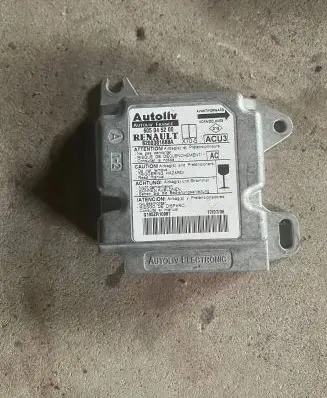 Opel Movano A Airbag control unit/module 8200381668A 605845200