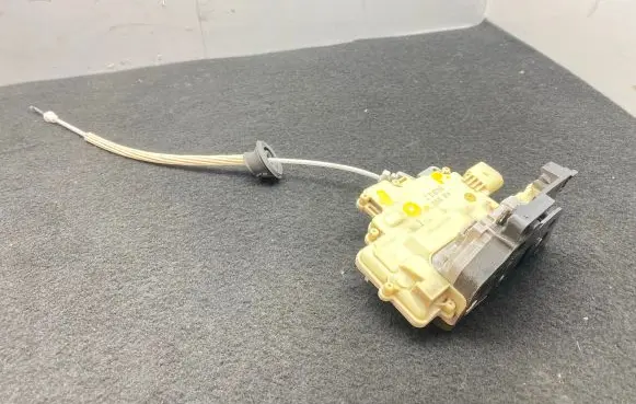 Audi Q7 4L Front door lock 3C1837016A