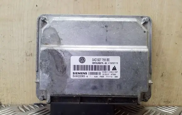 Volkswagen Touareg I Transfer box differential control unit 0AD927755BE 5WK22063