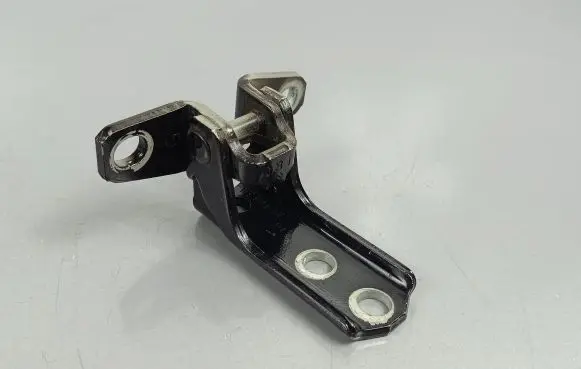 Mitsubishi Outlander Rear door lower hinge