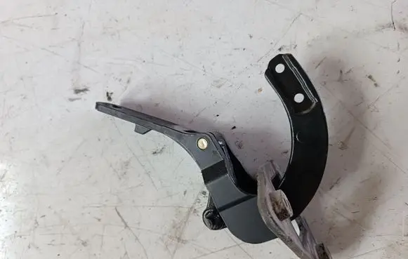 Volvo V70 Tailgate/trunk/boot hinge 8643158