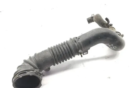 Mazda 3 II Air intake hose/pipe SH0113231