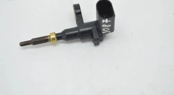 Volkswagen Golf VII Coolant temperature sensor 04E919501G