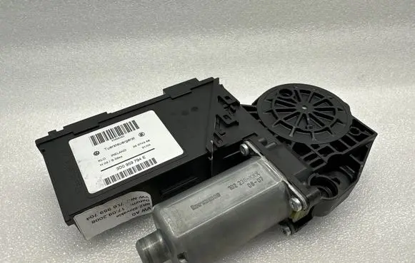 Volkswagen Touareg I Rear door window regulator motor 7L6959704 3D0959794E