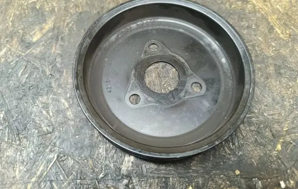Opel Zafira C Water pump pulley 90531737