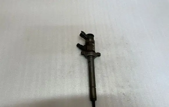 Ford Fiesta Fuel injector 0445110353