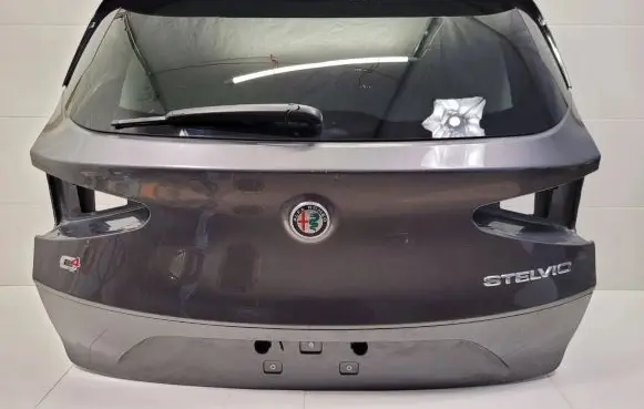 Alfa Romeo Stelvio Tailgate/trunk/boot lid