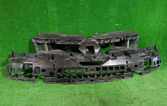 Front bumper upper radiator grill