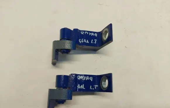 Rear door hinge set