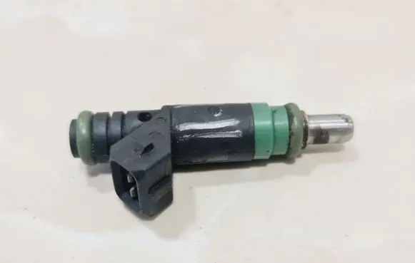 Ford Focus Fuel injector 98MFBA Y042S01582