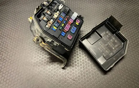 Honda CR-V Fuse box set 08SWYE01