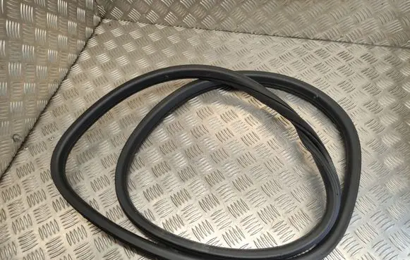 Citroen DS5 Rubber seal rear door 