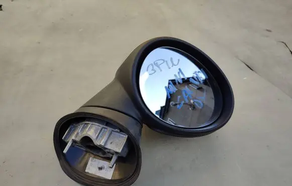 Mini Cooper Countryman R60 Front door electric wing mirror