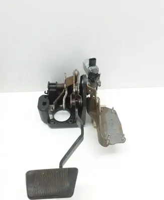 Chrysler Town u0026 Country V Brake pedal 04721199AE