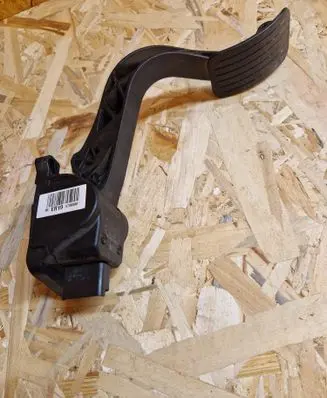 Peugeot 3008 I Accelerator throttle pedal 86ER19 PAA6GF30 FR19