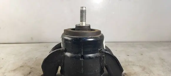 Engine mount bracket