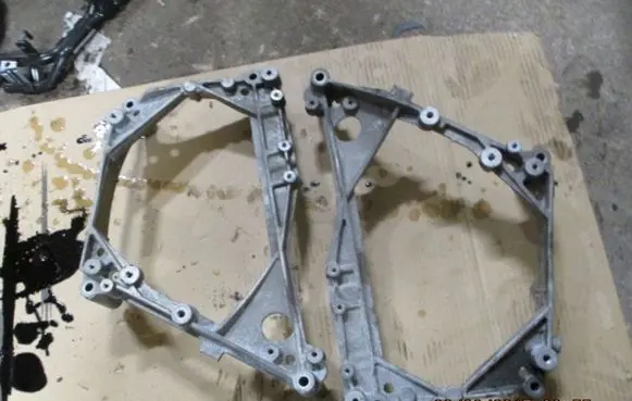 Volkswagen Transporter - Caravelle T6 Engine mounting bracket 04L145173J