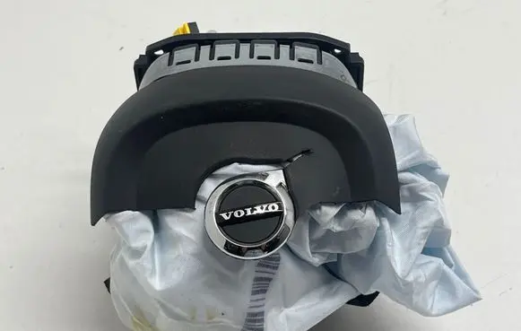 Volvo S60 Steering wheel airbag P31690213