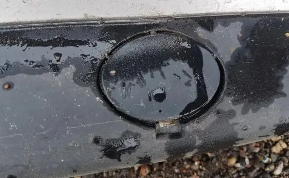 Rear bumper row hook cap/cover