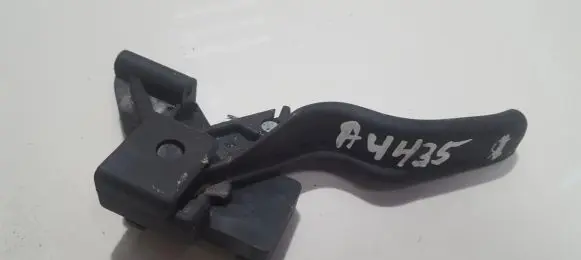 Opel Astra G Engine bonnet (hood) release handle