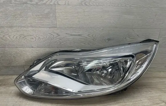 Ford Focus Headlight/headlamp BM5113W030NB