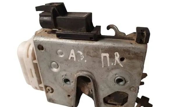 Audi A3 S3 8L Front door lock 8L1837016A