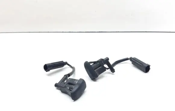 BMW X3 E83 Windshield washer spray nozzle 7110851 61667110851
