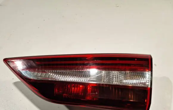 Opel Grandland X Tailgate rear/tail lights YP00016480