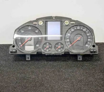 Volkswagen PASSAT B6 Speedometer (instrument cluster) 3C0920970Q