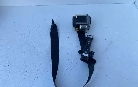Mercedes-Benz B W245 Front seatbelt 607718000