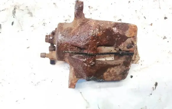 Toyota Corolla Verso E121 Front brake caliper