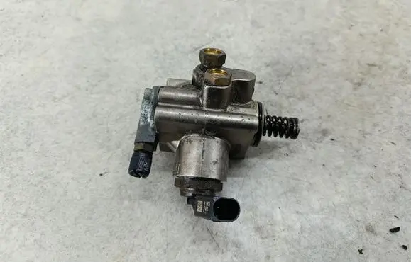 Seat Altea Fuel injection high pressure pump 06F127025A