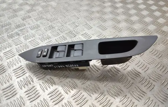 Toyota Yaris Electric window control switch